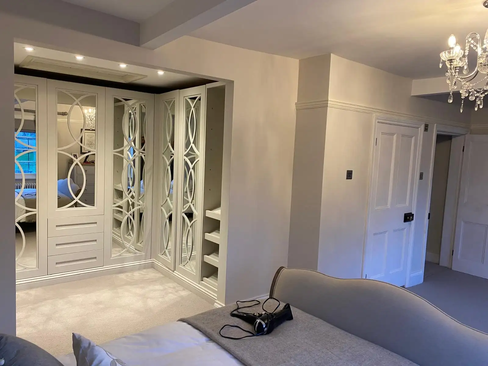 2026 10 A Dressing Room Mirrored 2